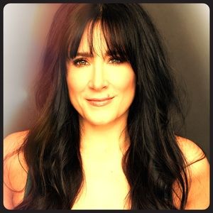 Meet your Posher, Dee